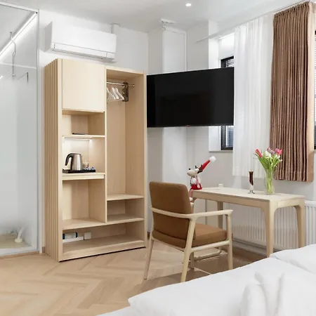 Polar Nook Hotel 3*